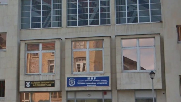 Издирват шофьор, блъснал каруца край Асеновград и избягал