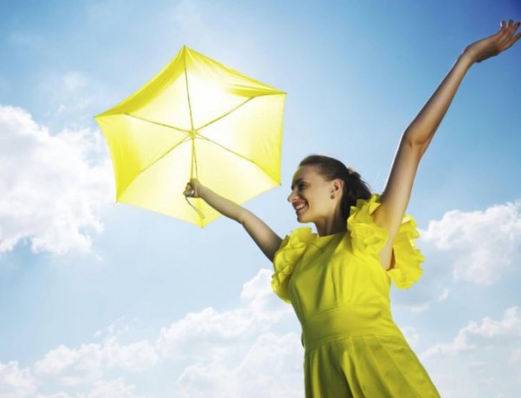 Облаци на запад, слънце на изток