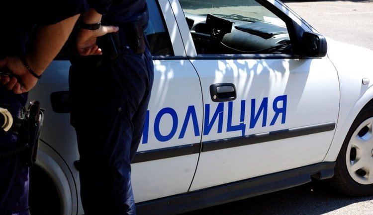 Разследват пожар на автомобил на Съдебна полиция в Смолян