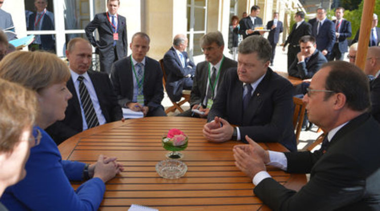 Меркел, Путин, Оланд и Порошенко ще обсъдят кризата в Украйна