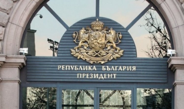 Политическите консултации при президента продължават