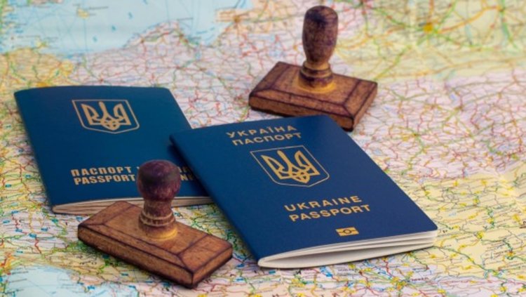 Украинците вече пътуват без визи в ЕС