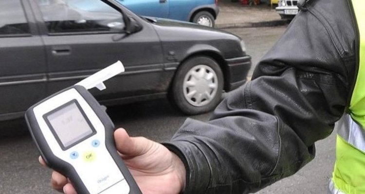 Двама в ареста: смолянчанин за шофиране след як запой, 25 годишен грък карал надрусан