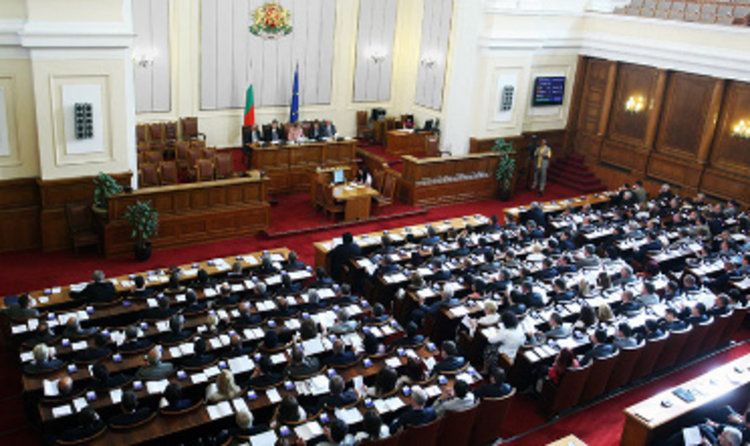 Парламентът уволни Георги Гатев от Бюрото за контрол на СРС