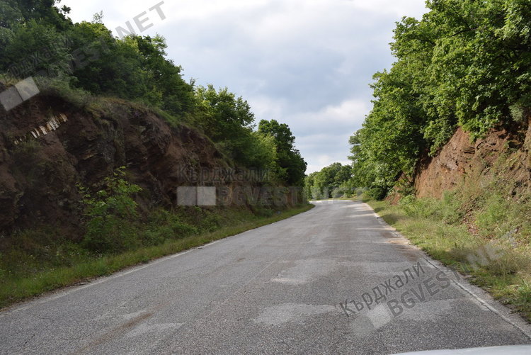 Над 20 млн. лв. ще се инвестират в ремонта на 32 км от път II-59 Момчилград - Ивайловград