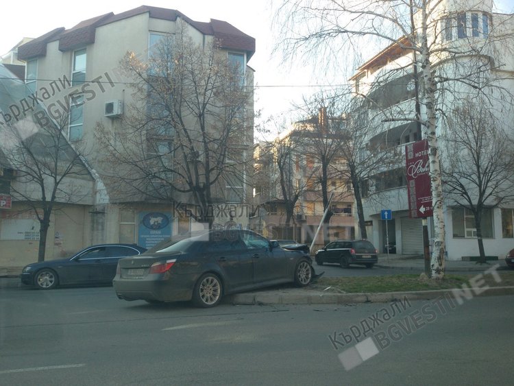 Баварец срещу баварец в Кърджали, млад мъж си го изкарва на кърджалийка