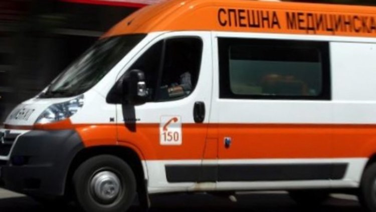 Оперират по спешност моториста, забил се в скала край Асеновград
