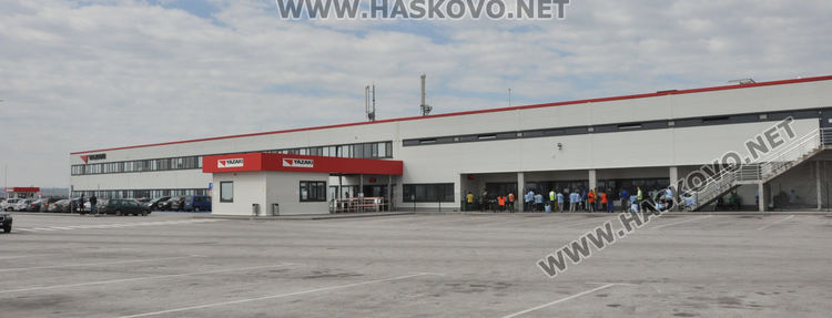 Язаки спря производство, служителите са в отпуск
