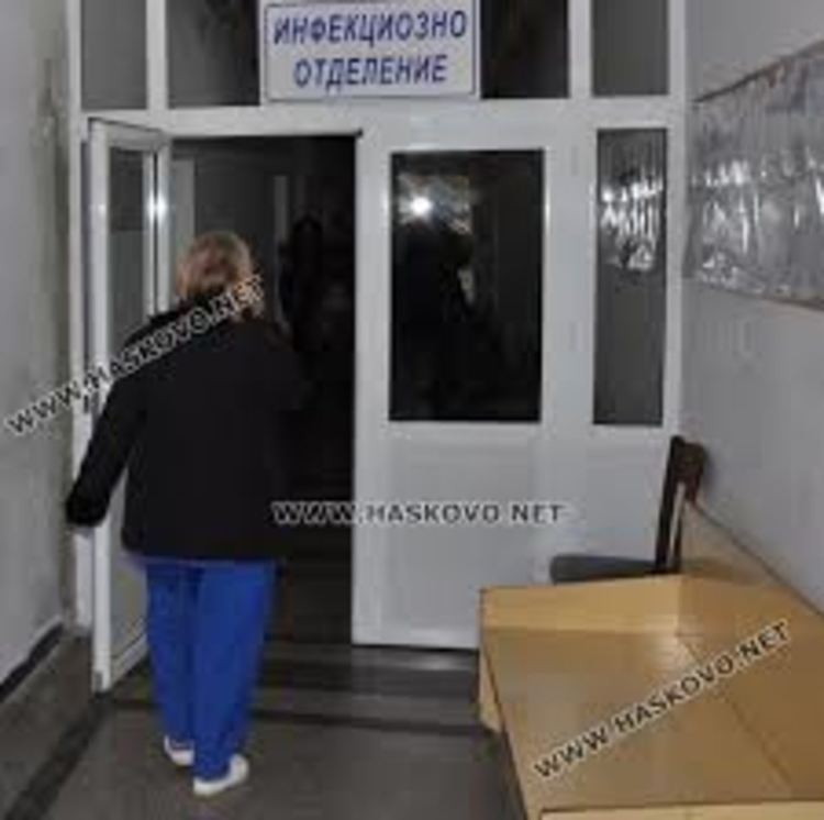 Пробите на медиците, приели заразената с Ковид-19 в Хасково, са отрицателни