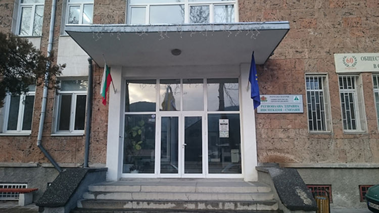 Само пет от новите 36 ковидпозитивни в Смолянско не са от завода "Хроновски"
