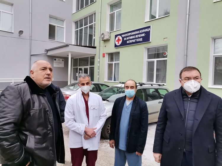 Отварят заведенията на 1-ви март. От утре учениците по селата -присъствено