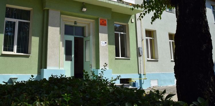 Ученици от асеновградски училища засадиха над 730 семена 
