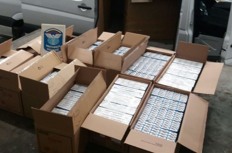 Задържаха двама с близо 450 000 таблетки псевдоефедрин