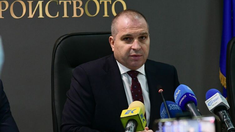 Детайлна ревизия, одит на тол звеното и качествени ремонти на пътищата обещава министър Караджов на превозвачи