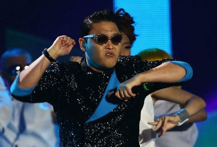  Сай казва сбогом на „Gangnam Style“ с новия си албум