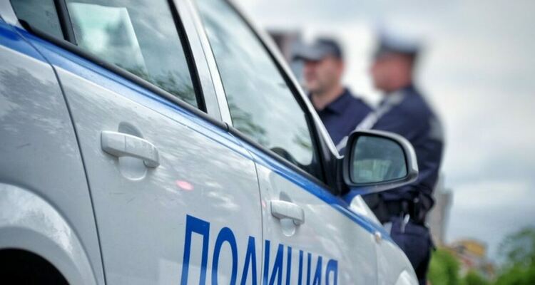 В Девин 30-годишен размахвал мъжкото си достойнство публично, задържаха го за 15 дни