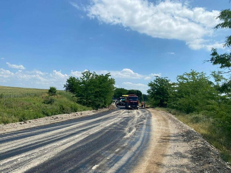Пътят от Патриарх Евтимово до Поройна остава затворен