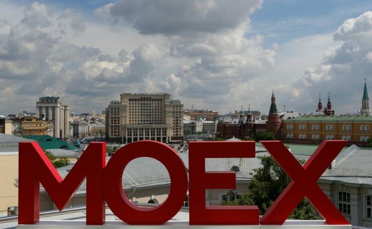 Московската борса забранява ползването на долари като обезпечение 