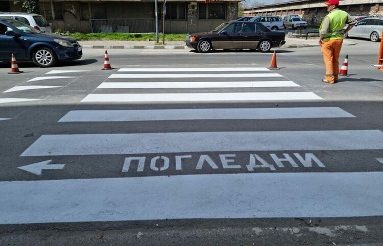 Издирват шофьор, блъснал пешеходка на ул. "Васил Левски" в Асеновград 