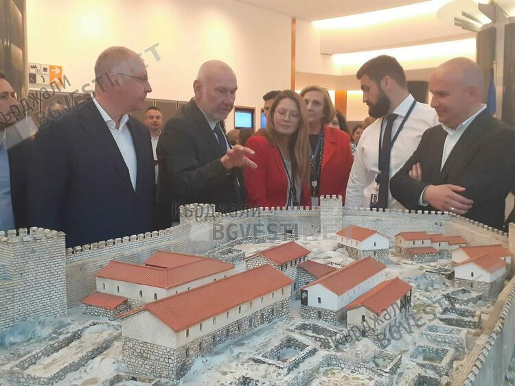 Изложба,посветена на скалния град на траките Перперикон бе открита в Европейският парламент