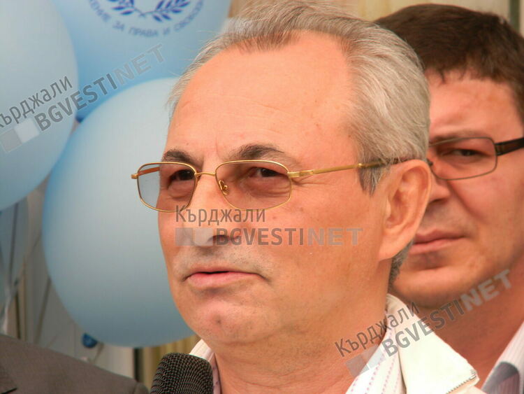 Колонката на редактора:Доган като спасител!