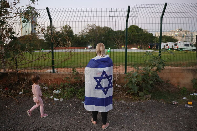 Първата група израелски заложници беше освободена
