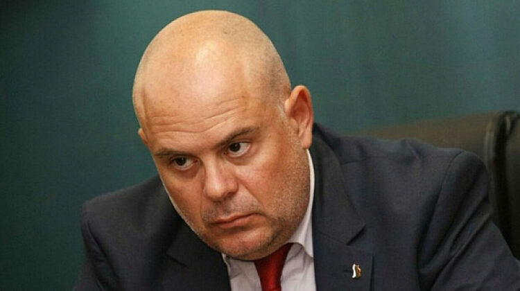 КПКОНПИ проверява Иван Гешев по сигнал