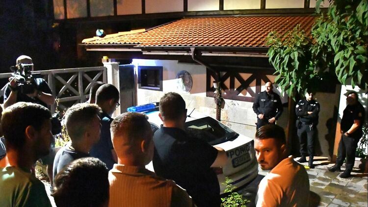 Собственикът на сараите Данаил Папазов се притеснява за своята и на семейството си сигурност
