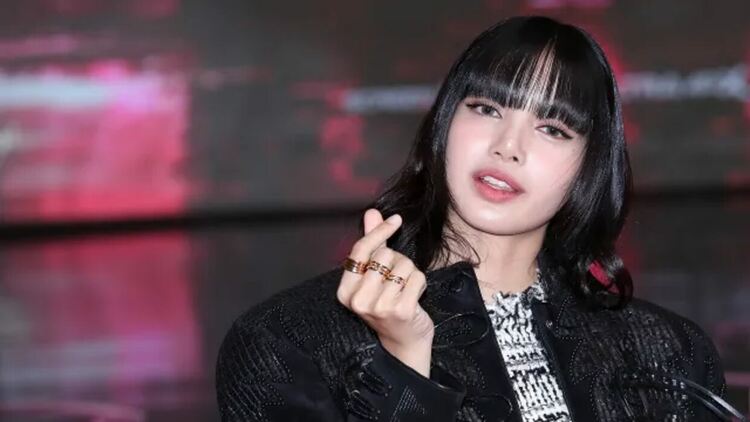 Lisa пусна нова песен