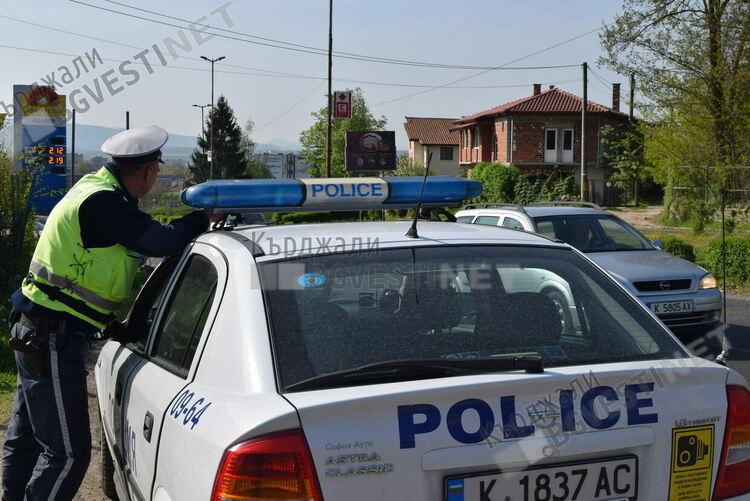 Специализирана операция на полицията,близо половината от проверените коли са в нарушение