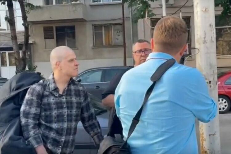 Признава за изпълнение. Как трите присъди на Брендо станаха една