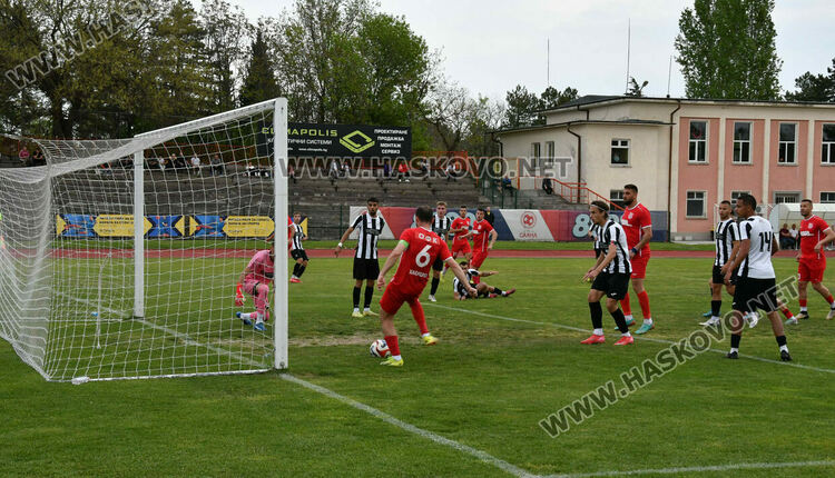 ОФК „Хасково“ с минимален успех над „смърфовете“ 