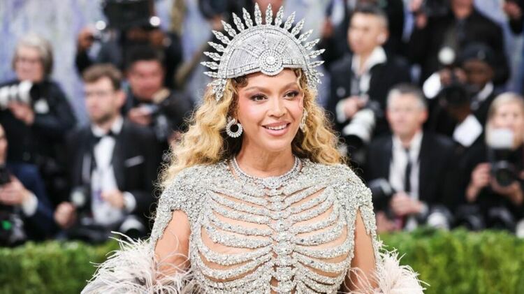 Beyonce поднесе музикална изненада за Деня на независимостта на САЩ