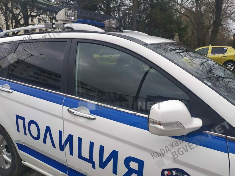 Пребиха младеж пред заведение в Кърджали