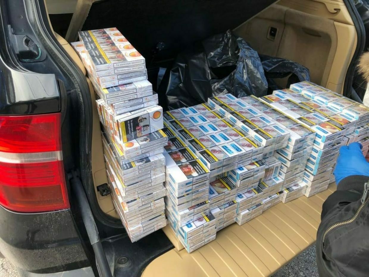 9260 безакцизни цигари са иззети от хранителен магазин и три автомобила
