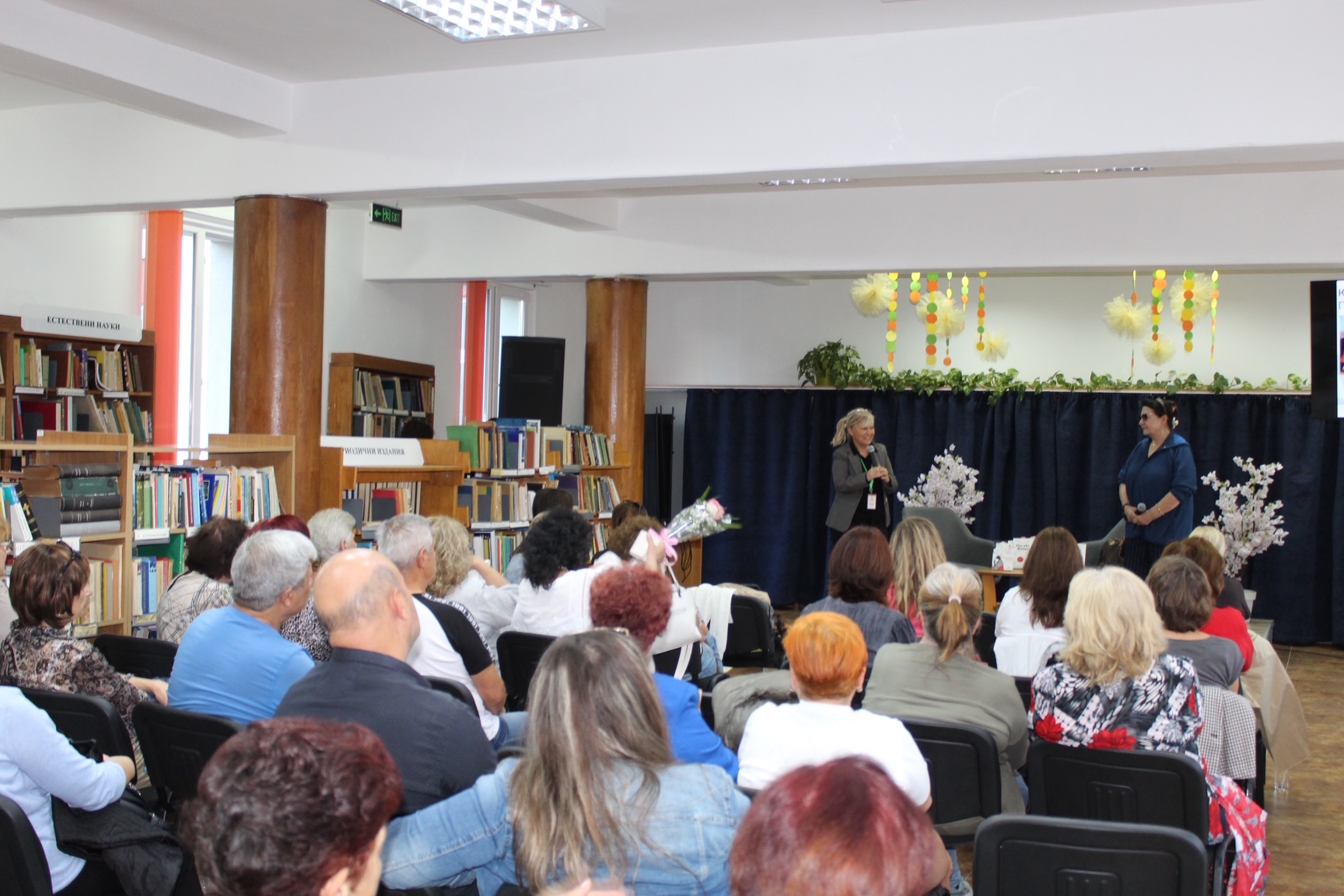 Юлияна Антонова-Мурата представи новата си книга „Сате сате, Япония“ пред препълнена зала в Димитровград