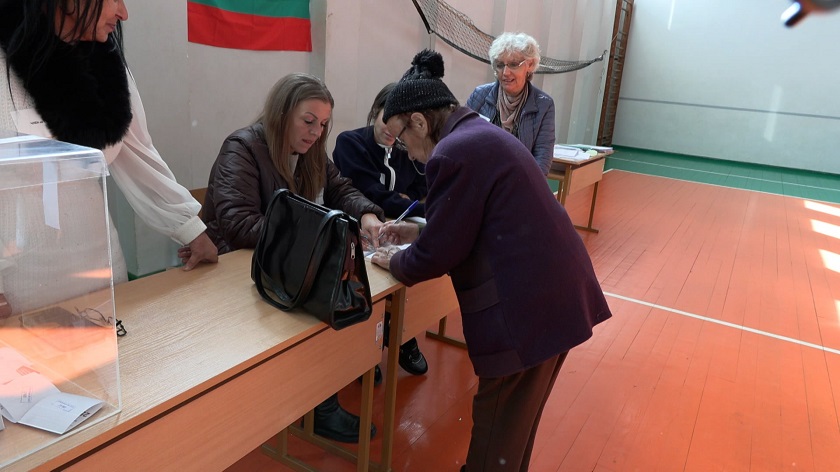 При нисък интерес от страна на избирателите приключи изборния ден в област Смолян
