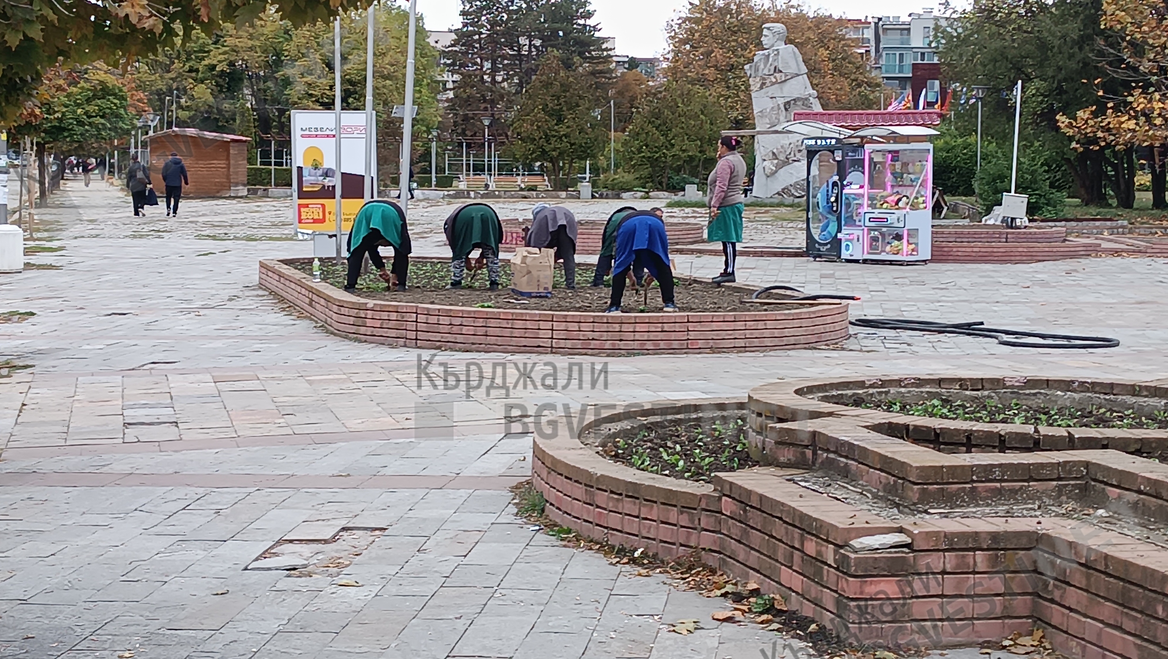 Засаждат над 100 000 стръка цветя в Кърджали