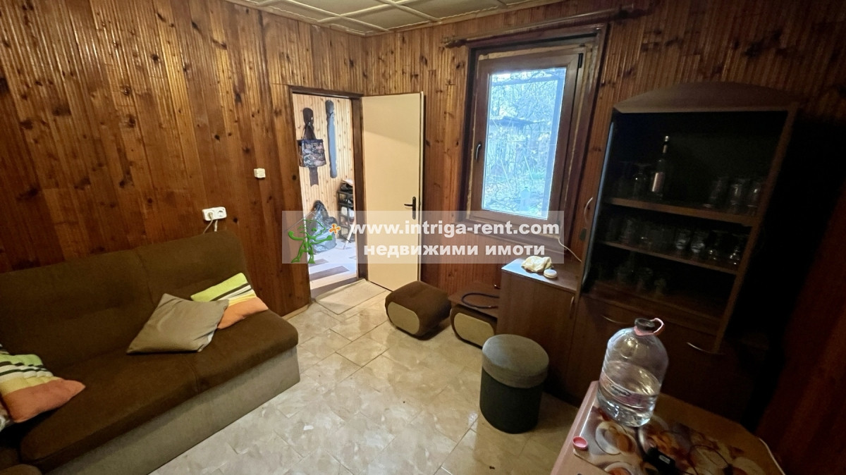 №4032 Парцел за продажба, с постройки за труд и отдих, квартал Кенана, Хасково.