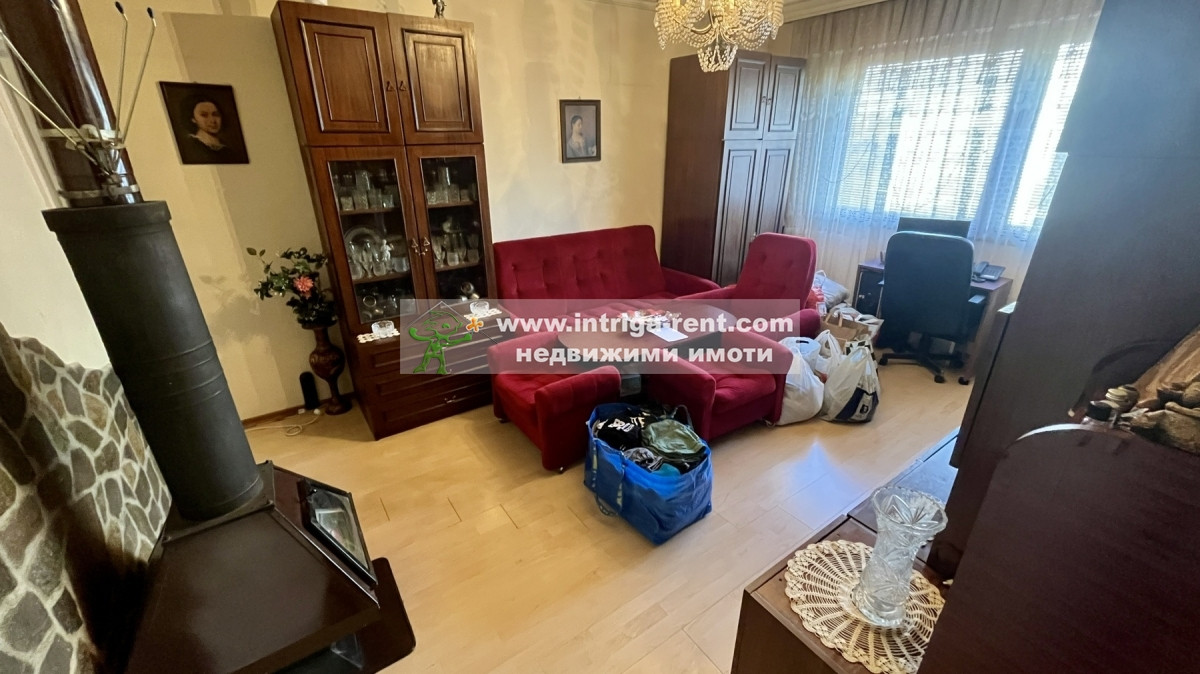 №4046 Двустаен апартамент с разширение - за продажба, квартал Любен Каравелов.