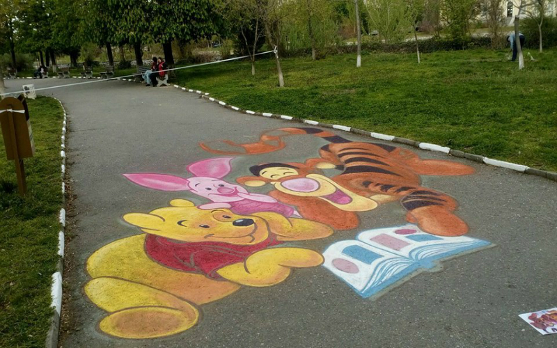 Засега Мечо Пух, скоро и други герои приказни герои по алеите