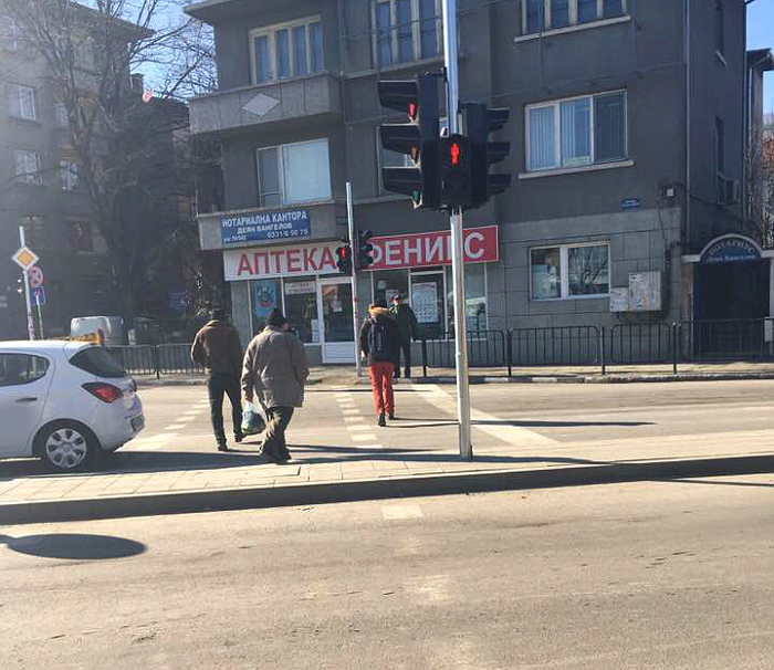 На червено като на червено... Снимка: Asenovgrad.NET