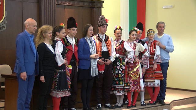 Хасковски танцьори на Голямото хоро в Брюксел